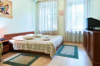 Апартаменты Home Hotel Apartments on Mykhailivska Square - Kiev Киев Апартаменты - улица Большая Житомирская, 4-1