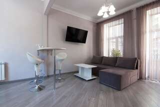 Апартаменты Home Hotel Apartments on Mykhailivska Square - Kiev Киев Апартаменты-студио-5