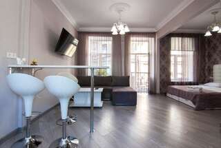 Апартаменты Home Hotel Apartments on Mykhailivska Square - Kiev Киев Апартаменты-студио-6
