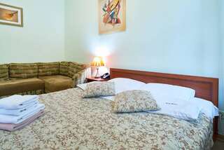 Апартаменты Home Hotel Apartments on Mykhailivska Square - Kiev Киев Апартаменты - улица Большая Житомирская, 4-5