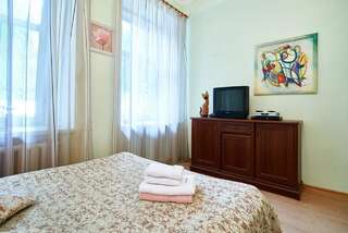 Апартаменты Home Hotel Apartments on Mykhailivska Square - Kiev Киев Апартаменты - улица Большая Житомирская, 4-9