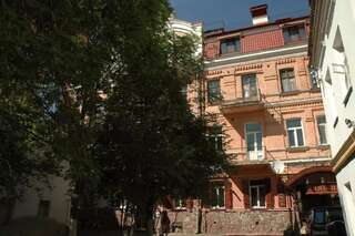 Апартаменты Home Hotel Apartments on Mykhailivska Square - Kiev Киев Апартаменты - улица Большая Житомирская, 4-14