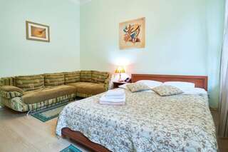 Апартаменты Home Hotel Apartments on Mykhailivska Square - Kiev Киев Апартаменты - улица Большая Житомирская, 4-30