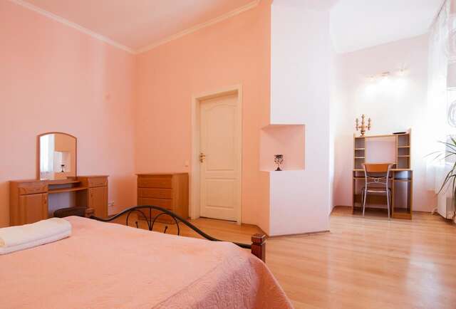 Апартаменты Home Hotel Apartments on Mykhailivska Square - Kiev Киев-20